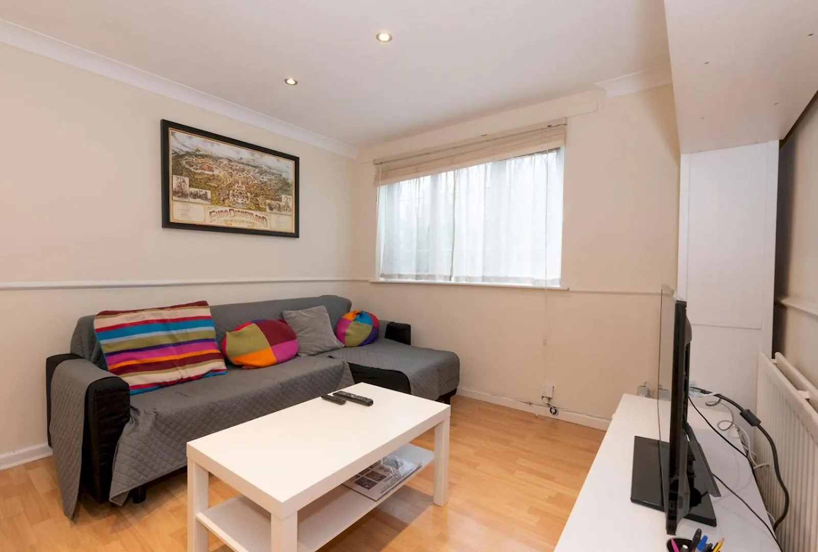 Pass The Keys Spacious 3-Bed Home Woolwich O2 Crossrail contacts