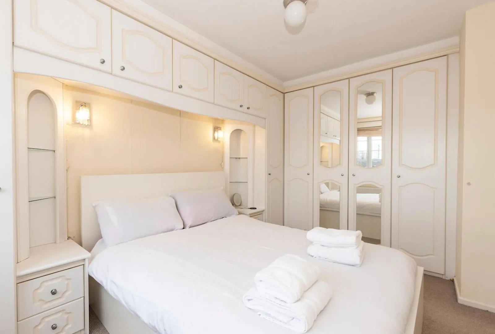 Pass The Keys Spacious 3-Bed Home Woolwich O2 Crossrail London Holiday home